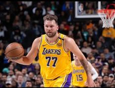 开云官网-NBA季前赛：湖人vs篮网交锋