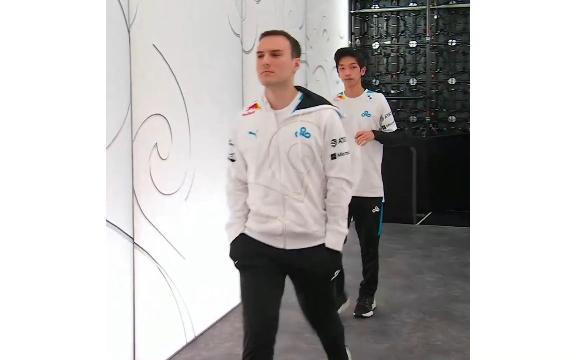 开云体育-TSM碾压GEN，Perkz极限生还后反打鏖战多局入围赛，引爆全场热议的简单介绍