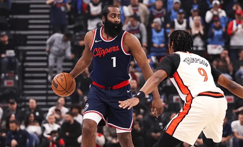 开云官方app入口-快船收获关键胜利,稳固西部前四