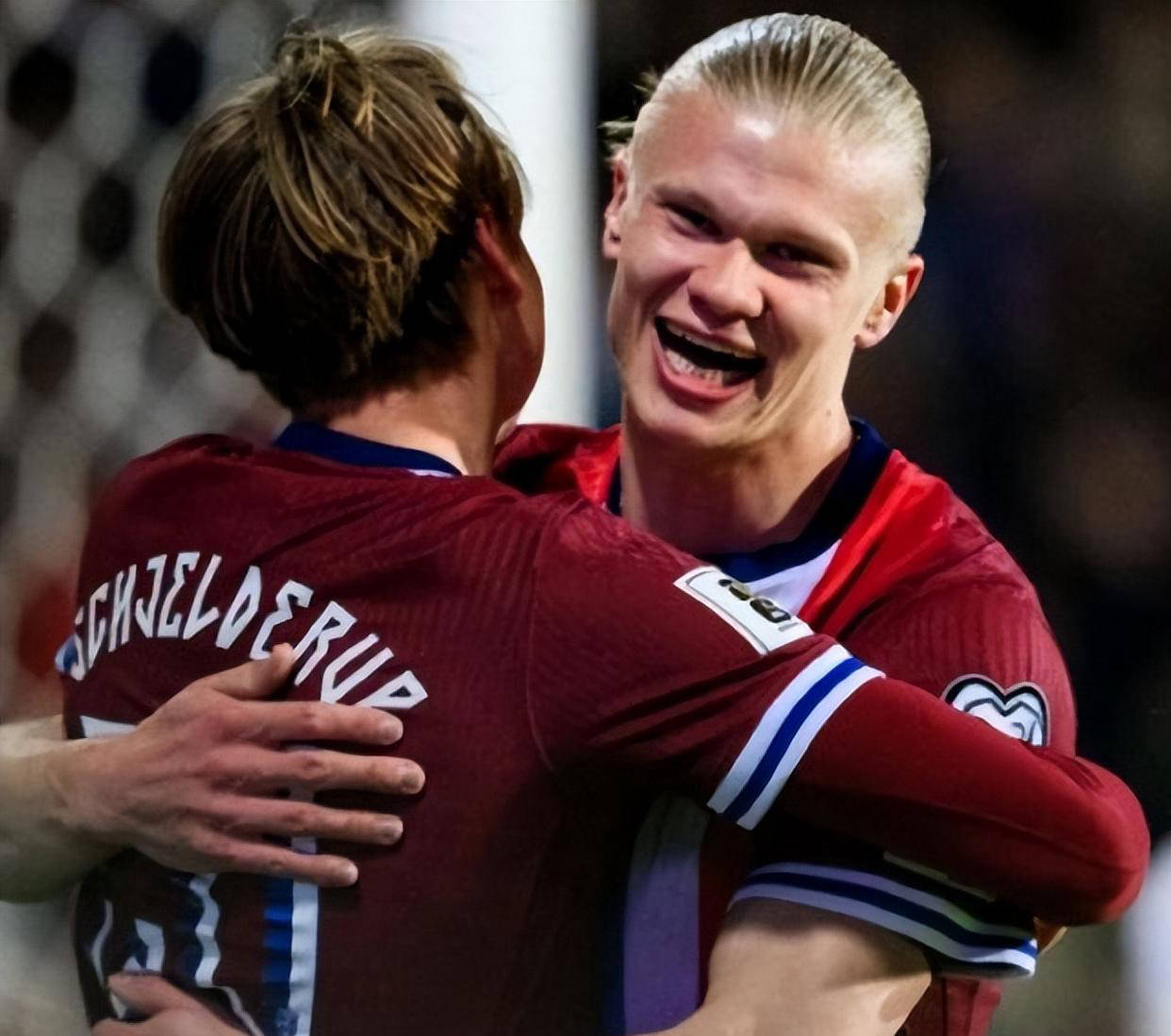 开云APP-挪威足球队在困难中坚持拼搏成功晋级