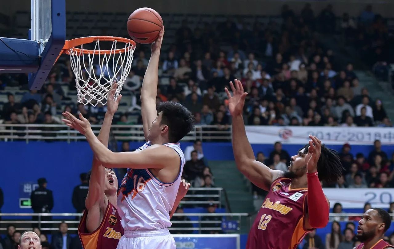 开云体育-关于上海队鏖战山西队，克莱关键制胜的信息